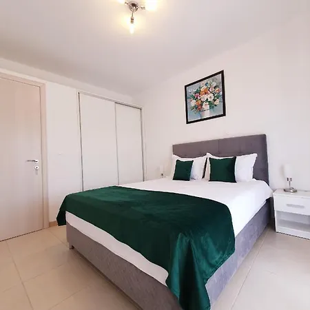 Bella House * Νικήτη